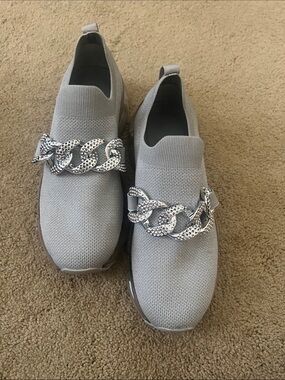 Slip-On Knit Sneakers with Decorative Silver Chain - Light Gray